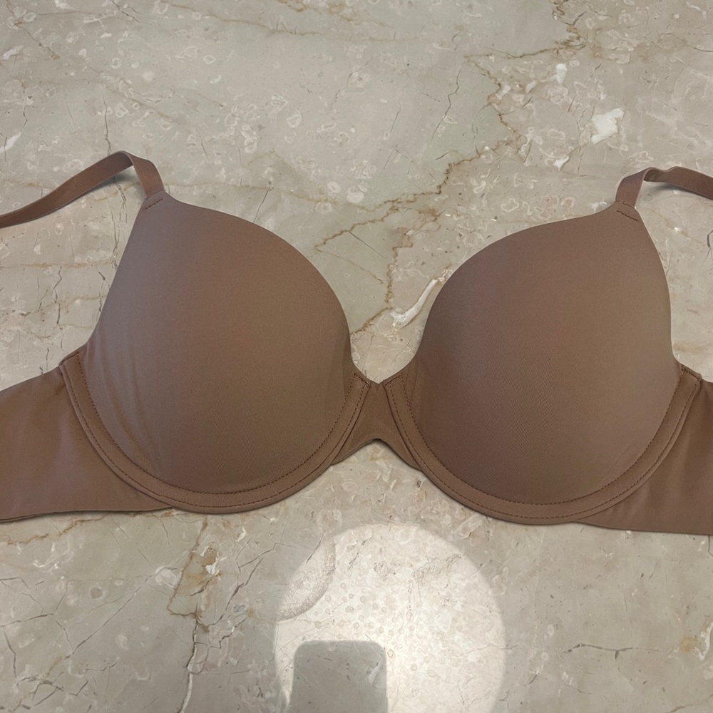 Skims Fits Everybody T-Shirt Bra